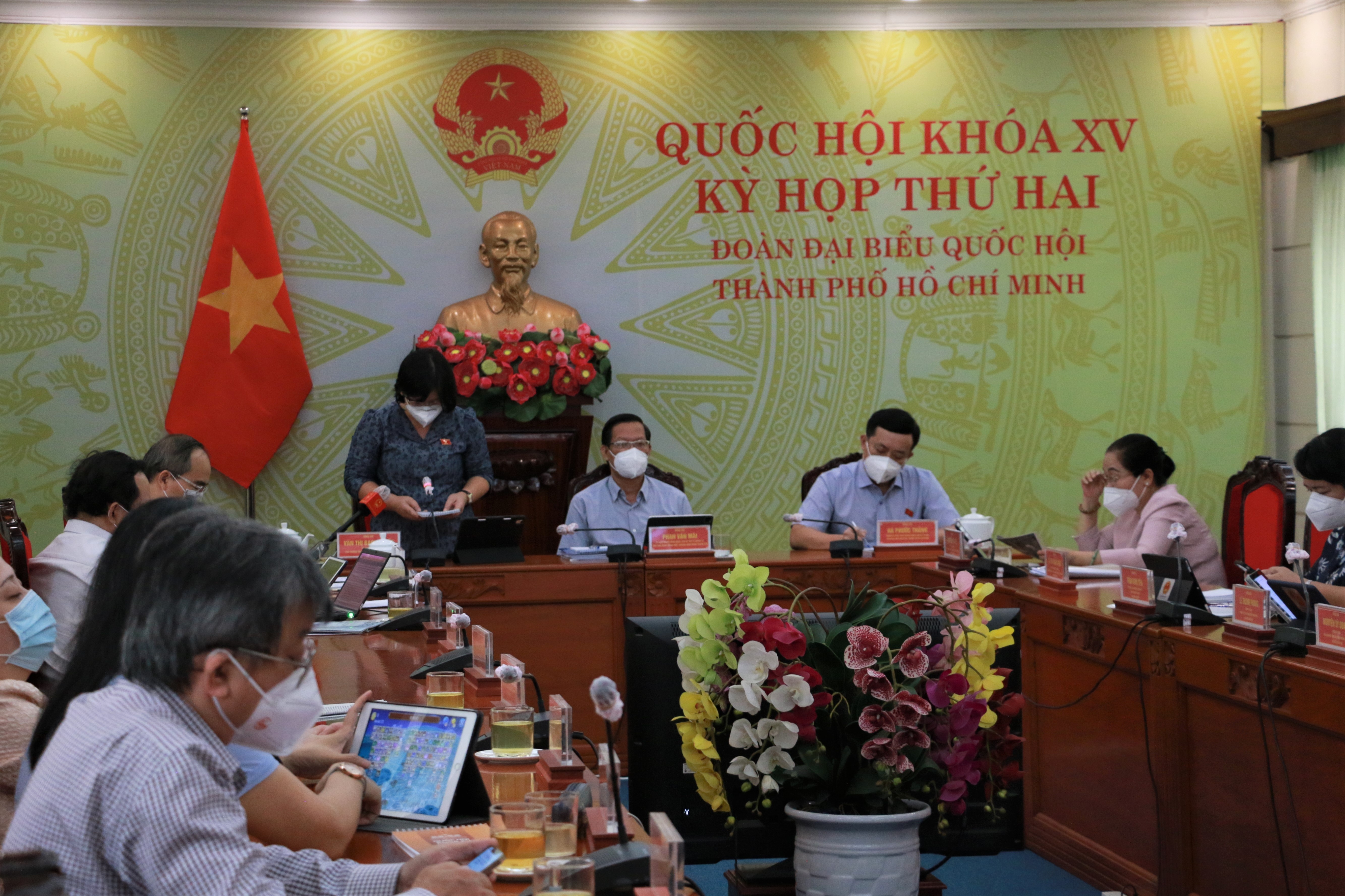 can bo lam trai luat phap anh 1