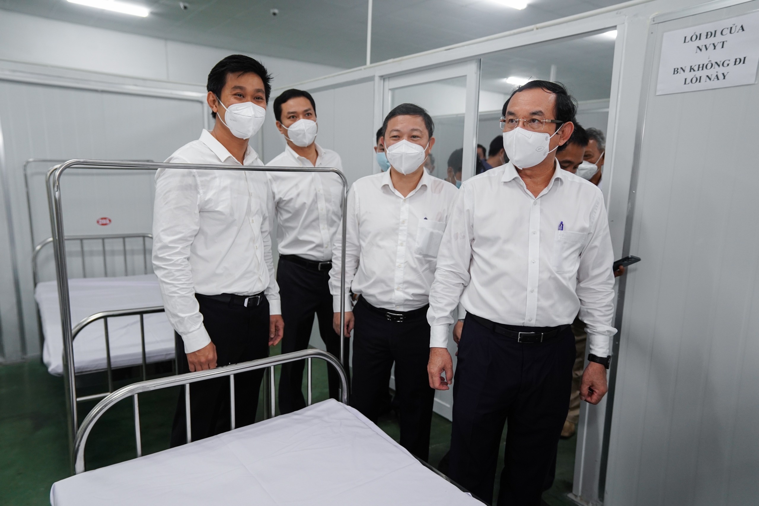 Bi thu TP.HCM giam sat KCN,  KCX anh 2