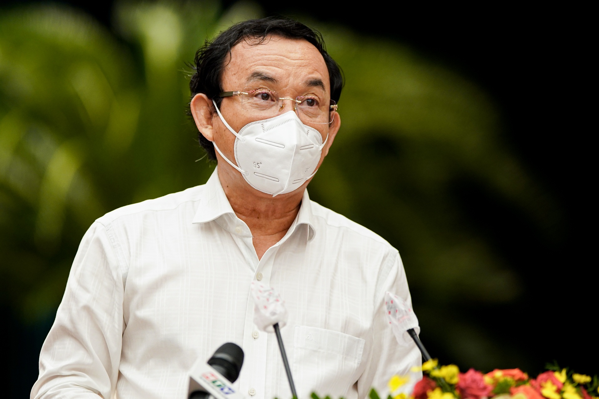 Bi thu TP.HCM yeu cau tim gap giai phap cung co y te co so hinh anh