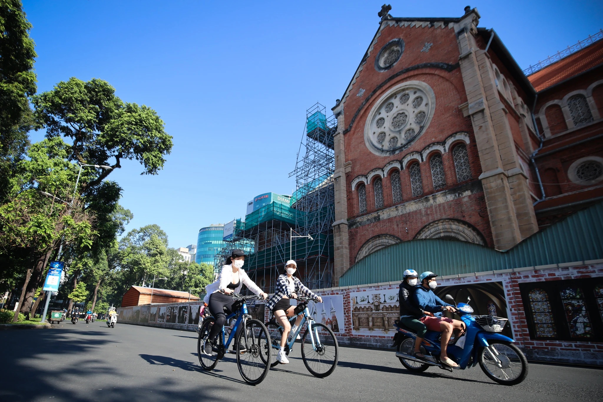 2022 - nam phuc hoi cua TP.HCM hinh anh