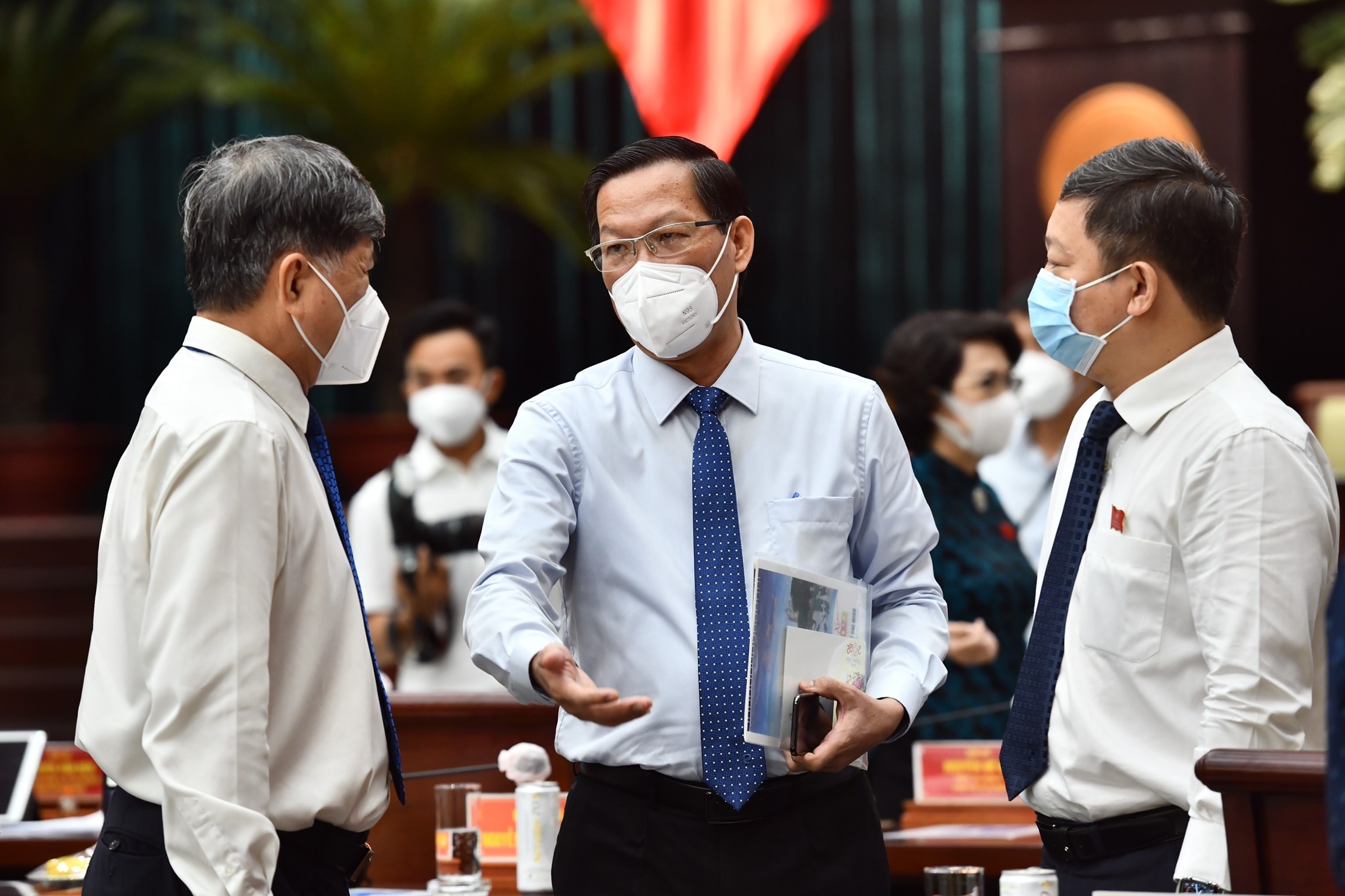 Dai bieu HDND, cu tri muon chat van Chu tich UBND TP.HCM noi dung gi? hinh anh