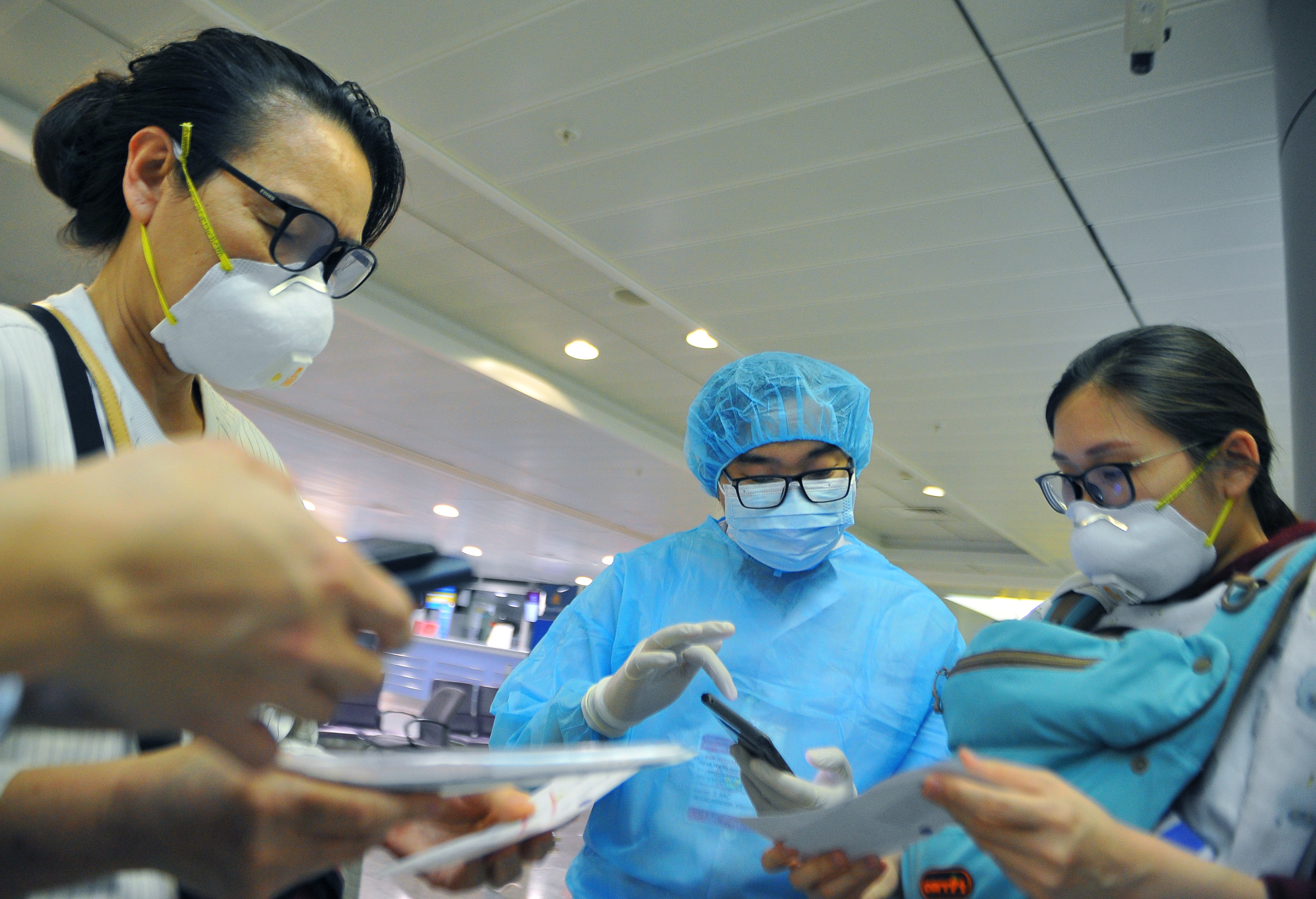 TP.HCM ban hanh quy trinh giam sat nguoi nhap canh hinh anh