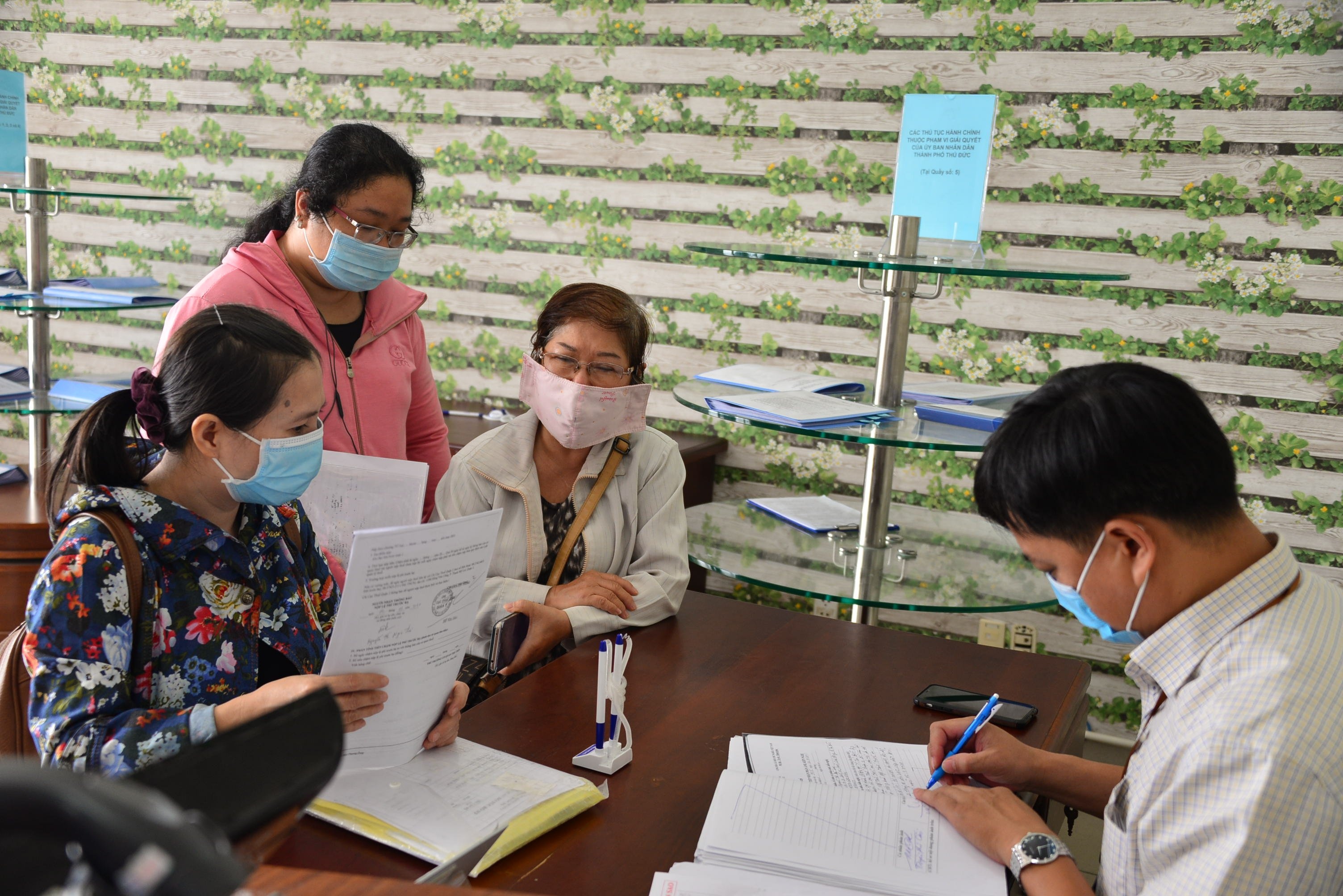 Ly do TP.HCM khong co trung tam phuc vu hanh chinh cong hinh anh