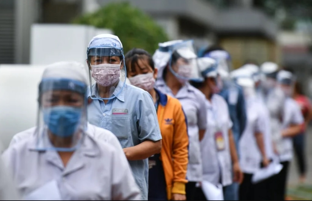 TP.HCM cho phep F1 duoc di hoc, di lam truc tiep hinh anh