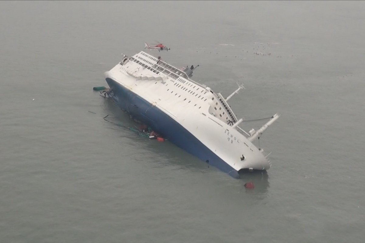 ‘In the Absence’ - vet thuong long cua nguoi Han tu vu chim pha Sewol hinh anh
