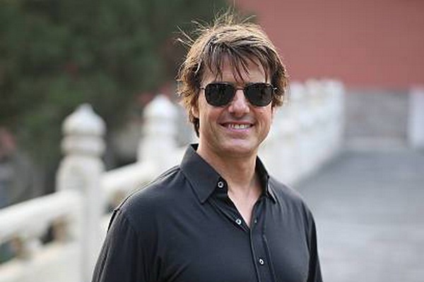 Cu dan mang Trung Quoc phan no vi tin gia Tom Cruise thiet mang hinh anh
