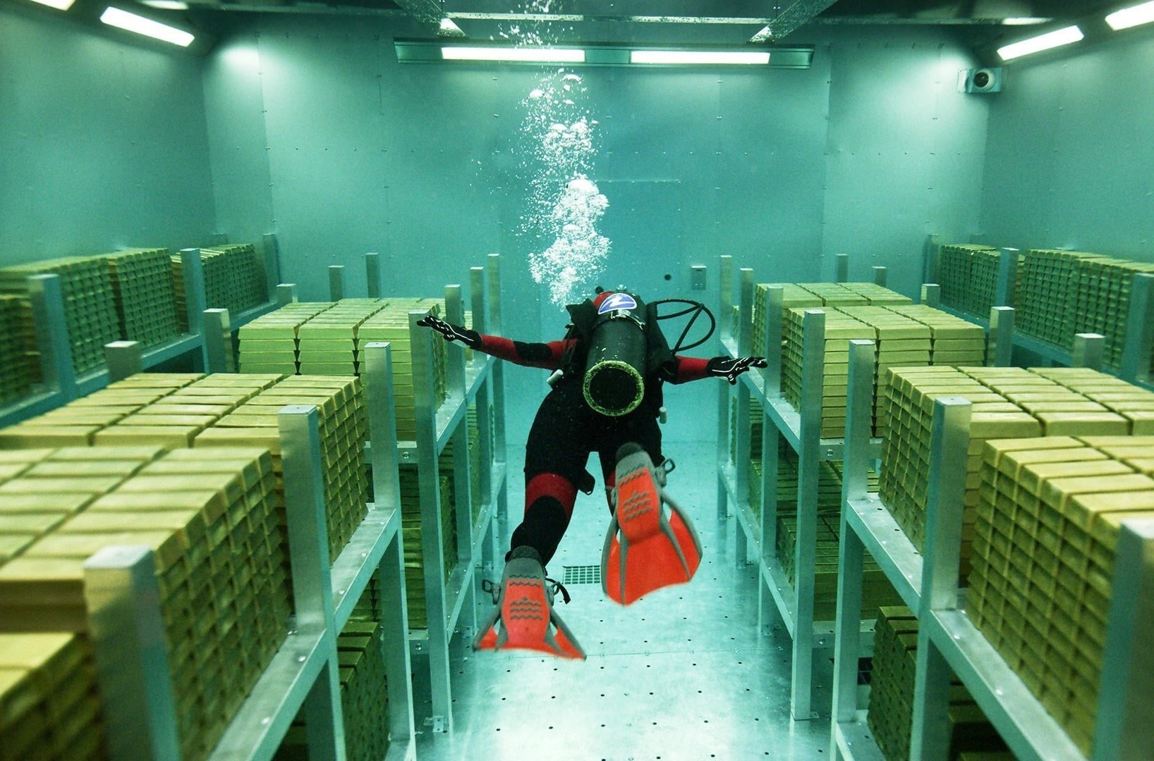 Canh cuop vang va nhung dieu bi mat trong ‘Phi vu trieu do’ hinh anh