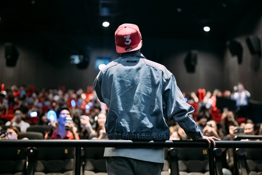 doanh thu phim sky tour anh 2