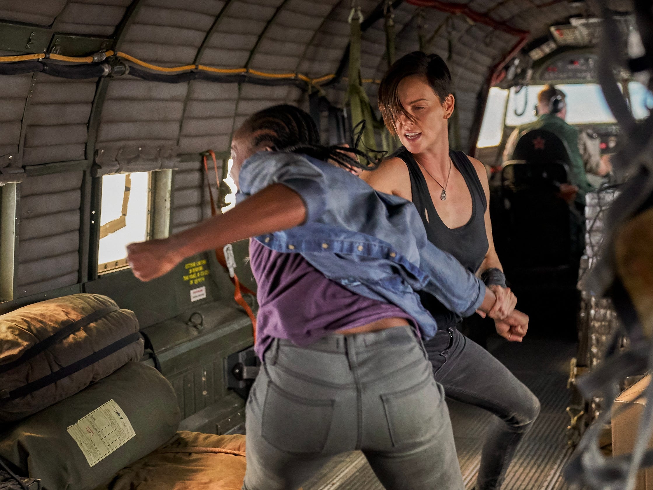 review phim Old Guard anh 4