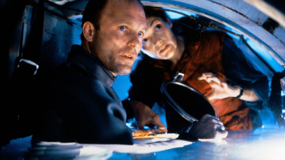 phim the Abyss anh 2