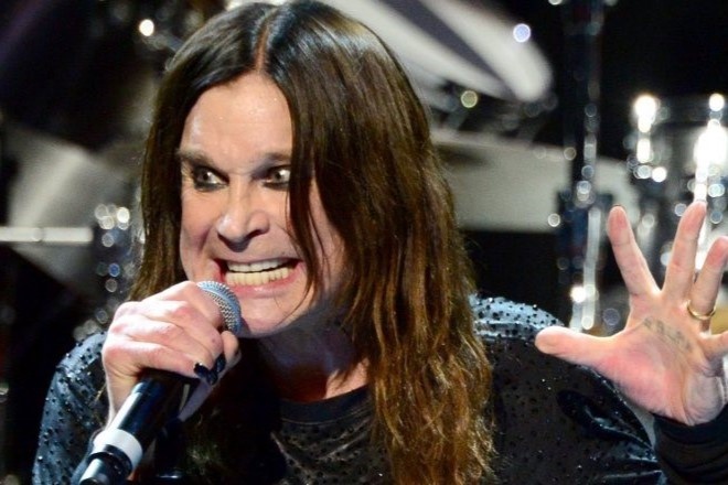 Cuoc doi rocker can dau doi duoc chuyen the thanh phim hinh anh