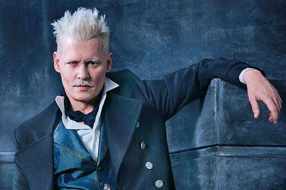 Johnny Depp buoc phai roi loat phim phu thuy ‘Sinh vat huyen bi’ hinh anh