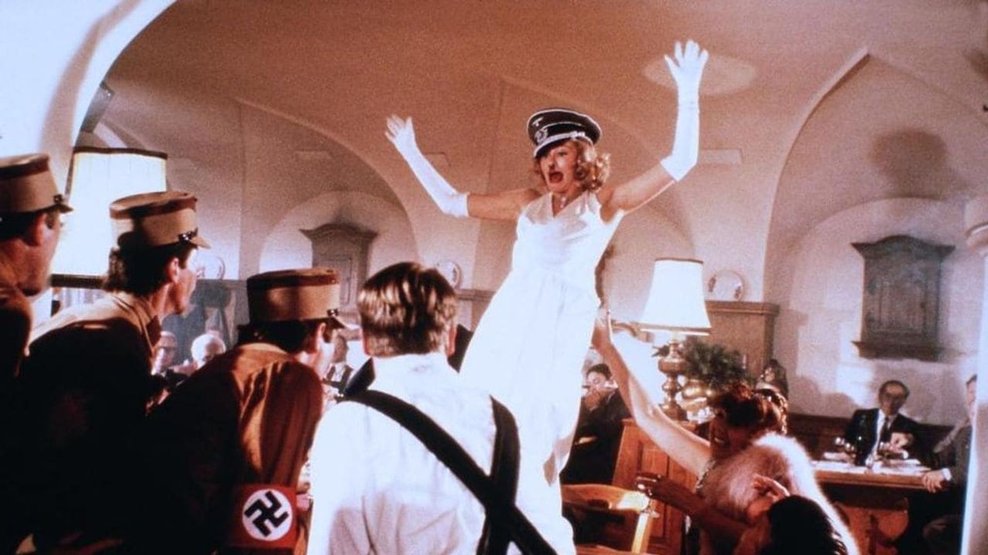 phim khiến nhà sản xuất phá sản ảnh 12 phim khien nha san xuat pha san anh 12