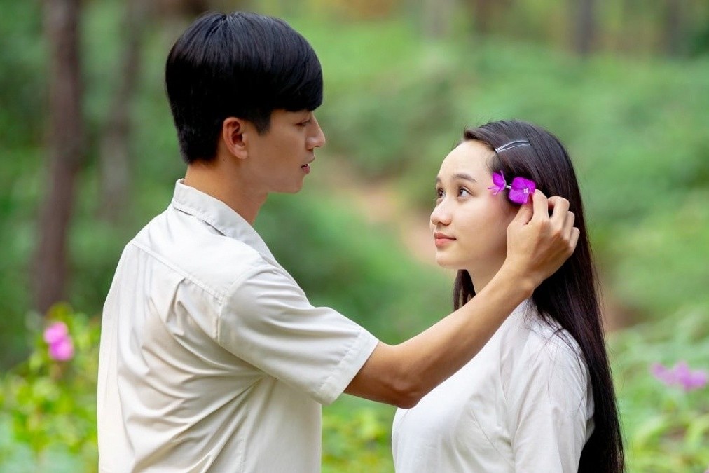 ‘Mat biec’ bi loai khoi duong dua Oscar 2021 hinh anh
