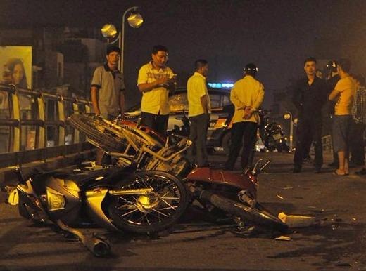 Moi ngay hon 30 nguoi 'di tu nha ra nghia dia' hinh anh