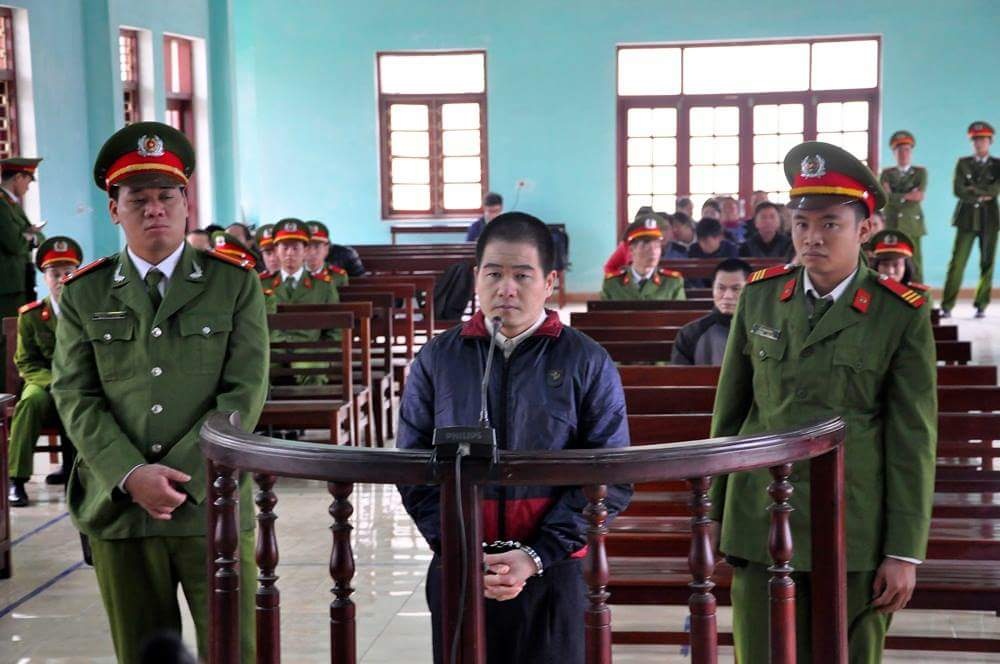 Xet xu ong trum duong day buon gan 1.800 banh heroin hinh anh