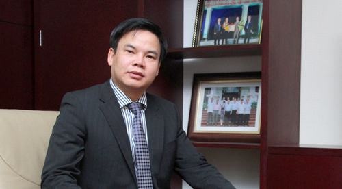 Tam dung bo nhiem Hieu truong Dai hoc Luat Ha Noi hinh anh