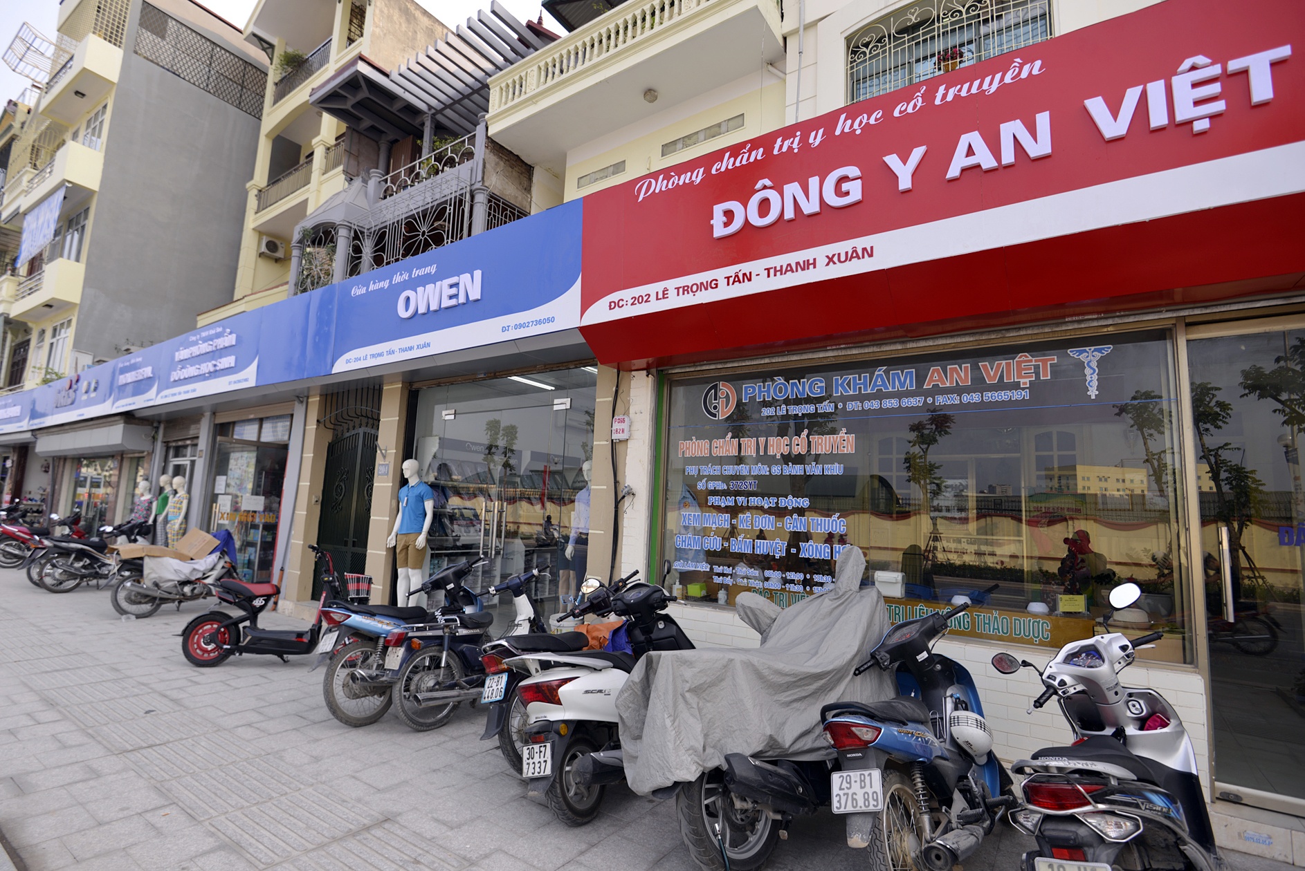 Biển hiệu kiểu mẫu ở Hà Nội ảnh 1 Bien hieu kieu mau o Ha Noi anh 1