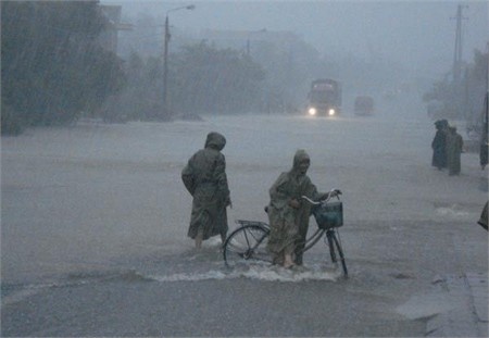 Canh bao mua lon, lu quet o Bac Bo tu dem nay hinh anh