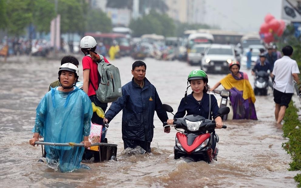 'Ha Noi vua trai qua tran mua lon hiem gap' hinh anh