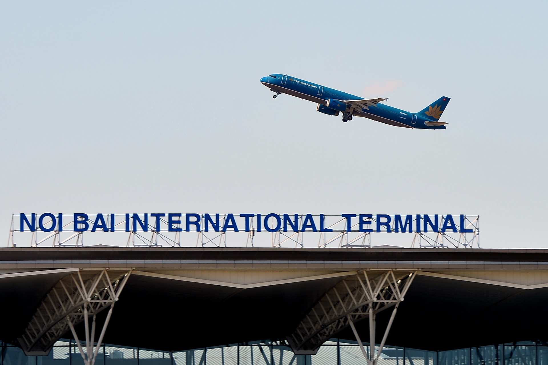 Chiếu laser vào máy bay ảnh 1 Chieu laser vao may bay anh 1