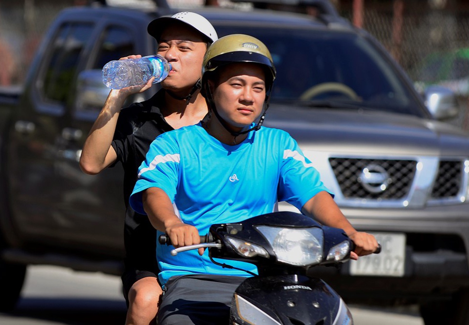 Nang nong dien rong tro lai o mien Bac hinh anh