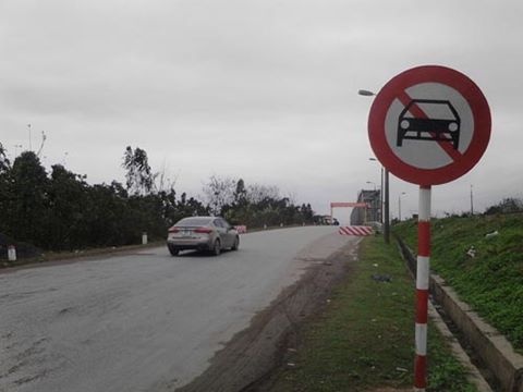 Pho thu tuong yeu cau ra soat du an cau Hac Tri hinh anh