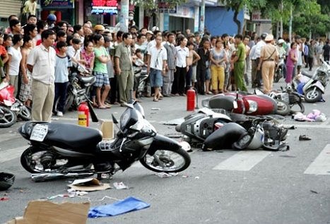 Tai nan giao thong do ruou bia lam mat 250 ty dong/ngay hinh anh