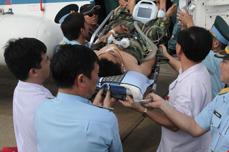 Cấp cứu đồng đội ảnh 1 Cap cuu dong doi anh 1