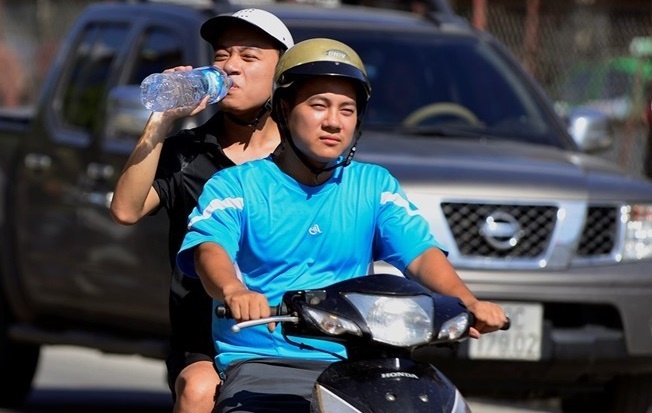 Nang nong dien rong tro lai mien Bac hinh anh