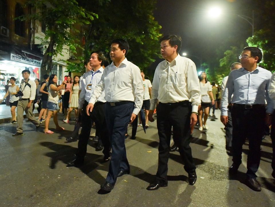 Phố đi bộ ở hồ Gươm ảnh 1 Pho di bo o ho Guom anh 1