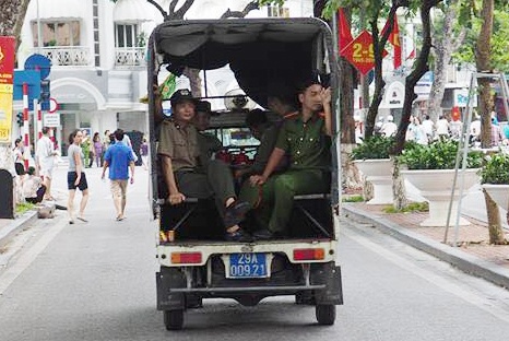 Xe bien xanh khong duoc vao 'pho di bo' ho Guom hinh anh