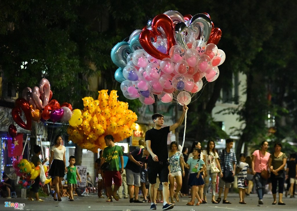 Không gian đi bộ quanh hồ Gươm ảnh 1 Khong gian di bo quanh ho Guom anh 1