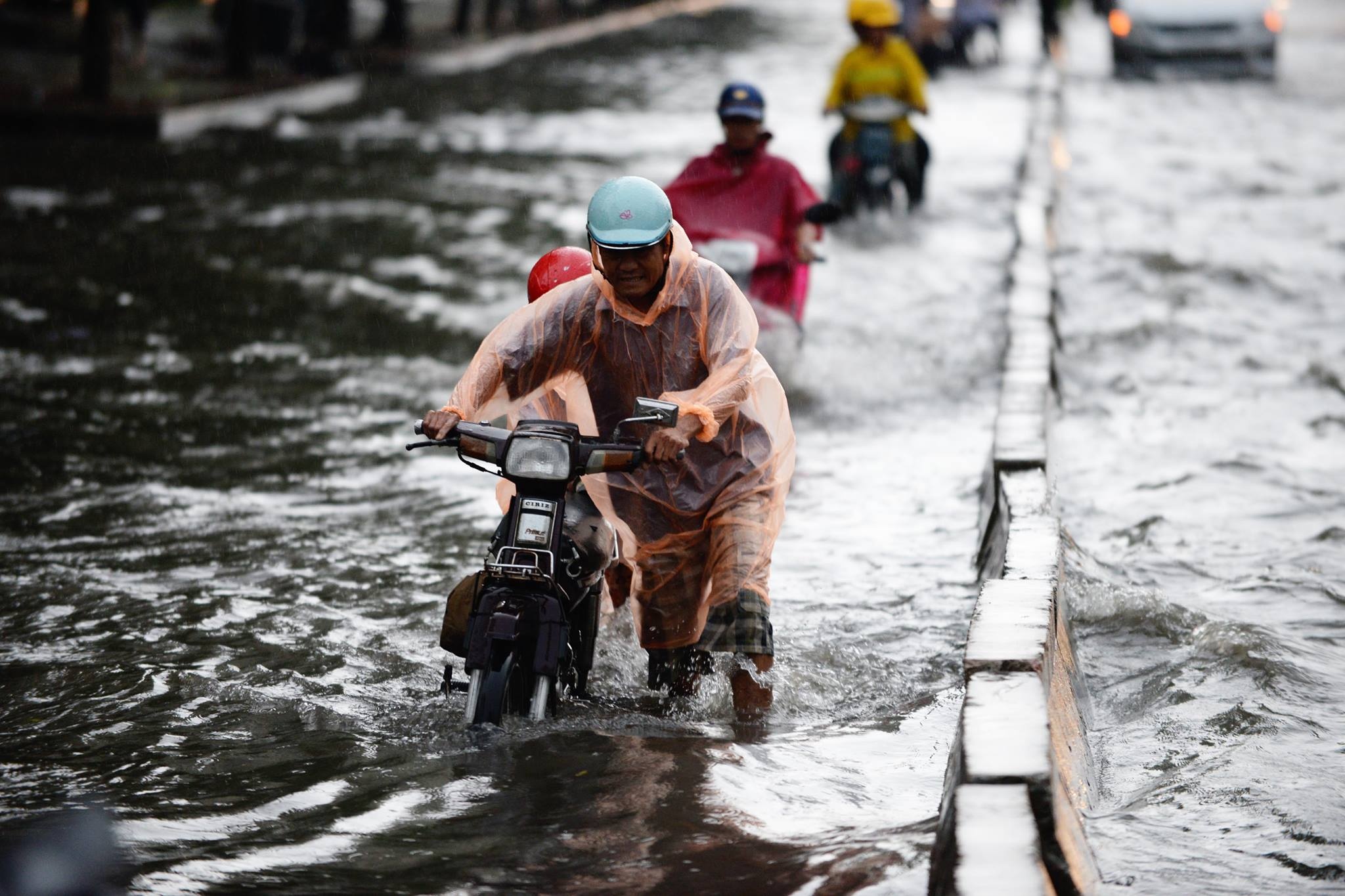 Ap thap gay mua dong o Trung Bo va Nam Bo hinh anh