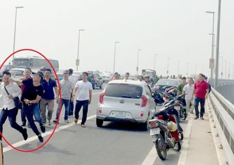 De nghi xu nghiem vu cong an va phong vien Tuoi Tre xo xat hinh anh