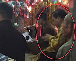 Bo Y te: Can bo di le ta la viec ca nhan hinh anh