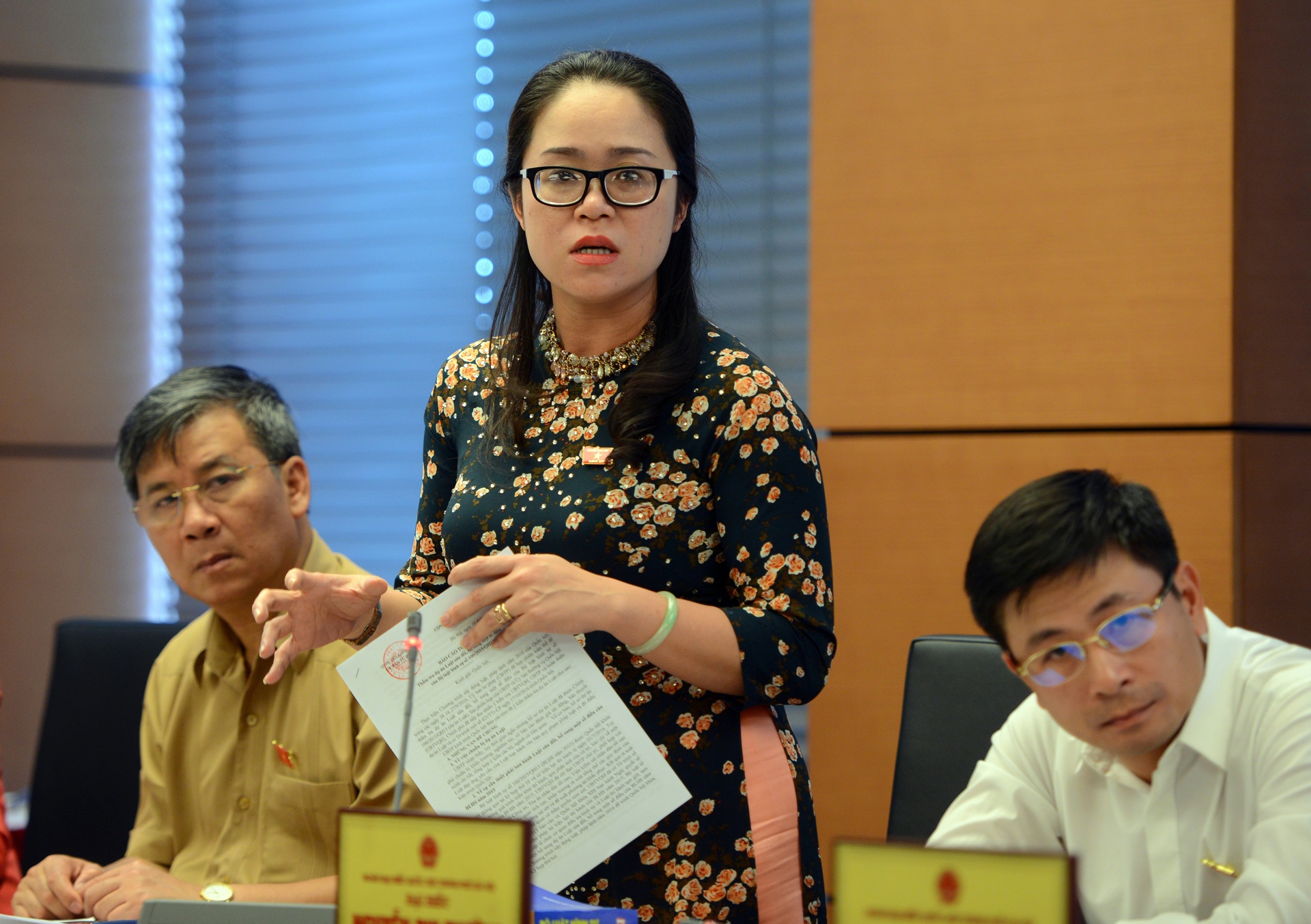 Nữ nhân viên Vietnam Airlines bị hành hung ảnh 1 Nu nhan vien Vietnam Airlines bi hanh hung anh 1