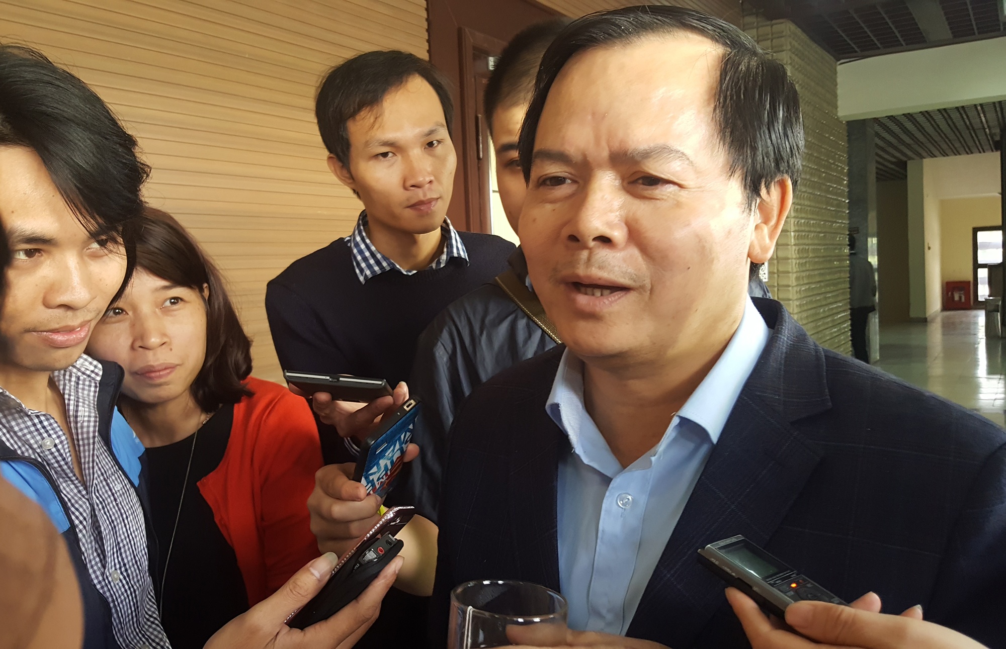 Nao vet bun o Ho Tay anh 1