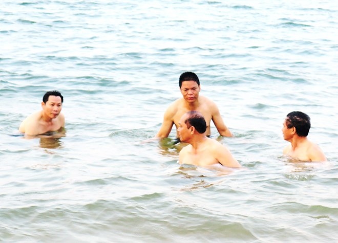 Cong khai ket qua quan trac nuoc bien o 4 tinh mien Trung hinh anh