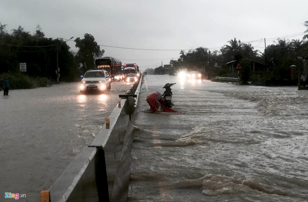 Mua lu o mien Trung anh 1