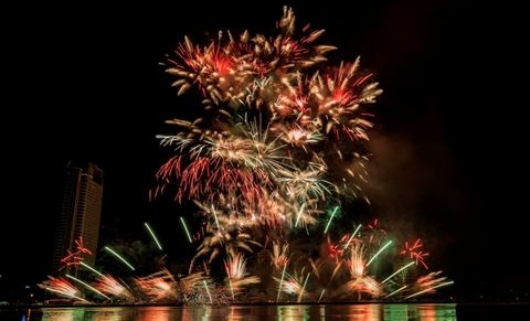 Phao hoa ruc sang o Ha Tinh hinh anh