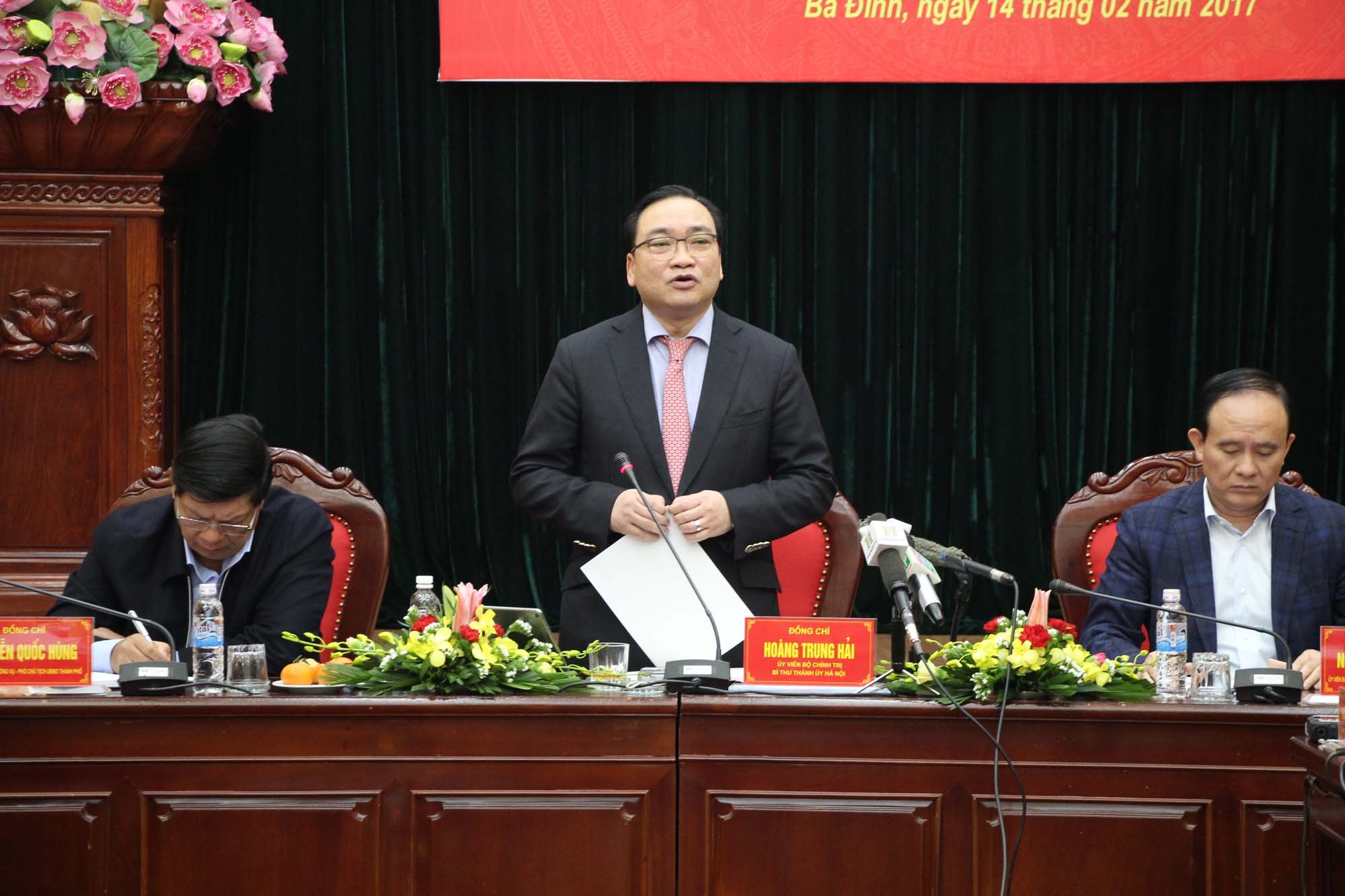 Bi thu Ha Noi lo ngai bong cuoi anh 2