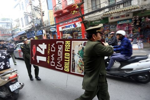 Tung hon 1.500 nguoi xu ly lan chiem via he o Ha Noi hinh anh