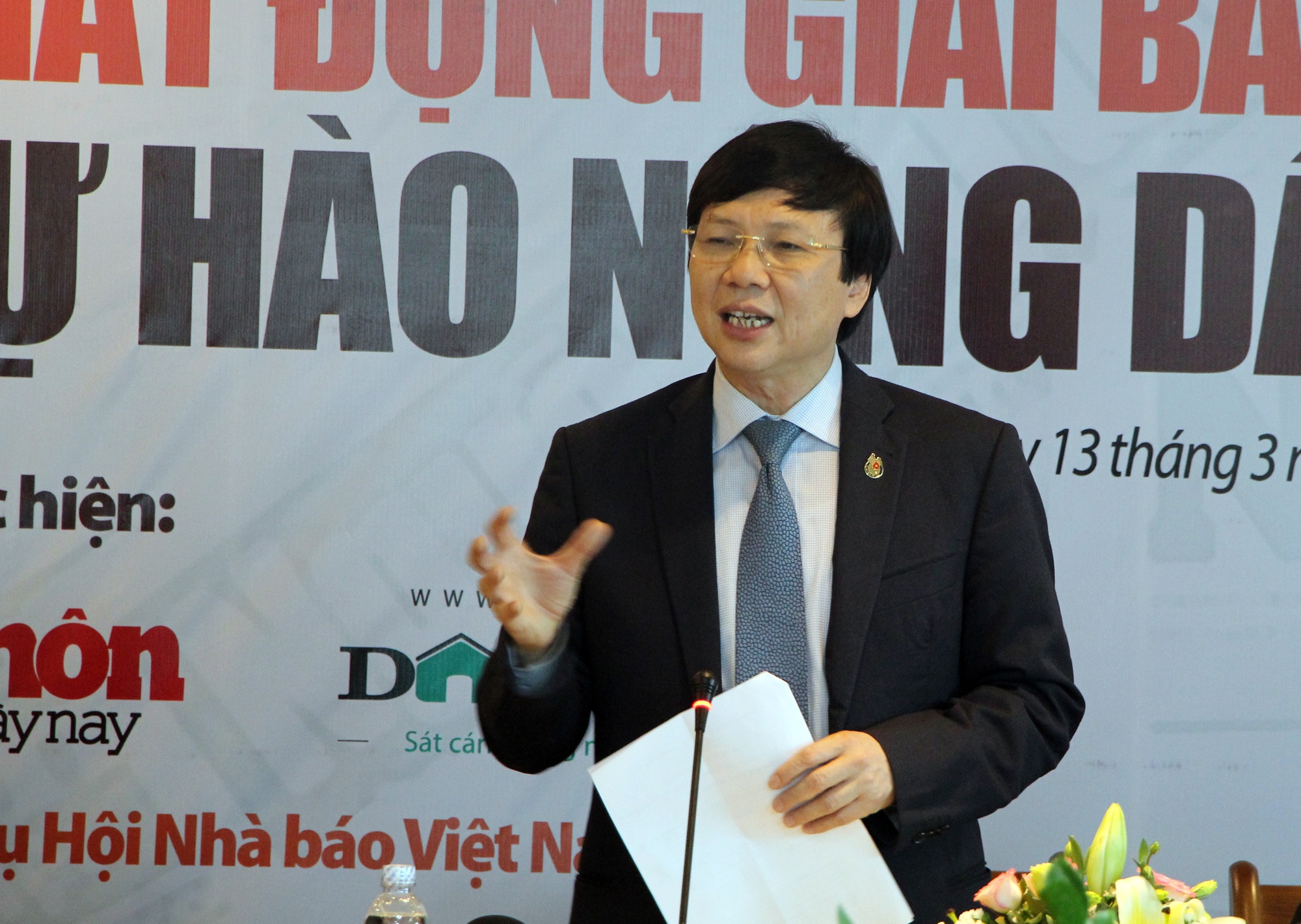 Giai bao chi 'Tu hao nong dan Viet Nam' anh 1