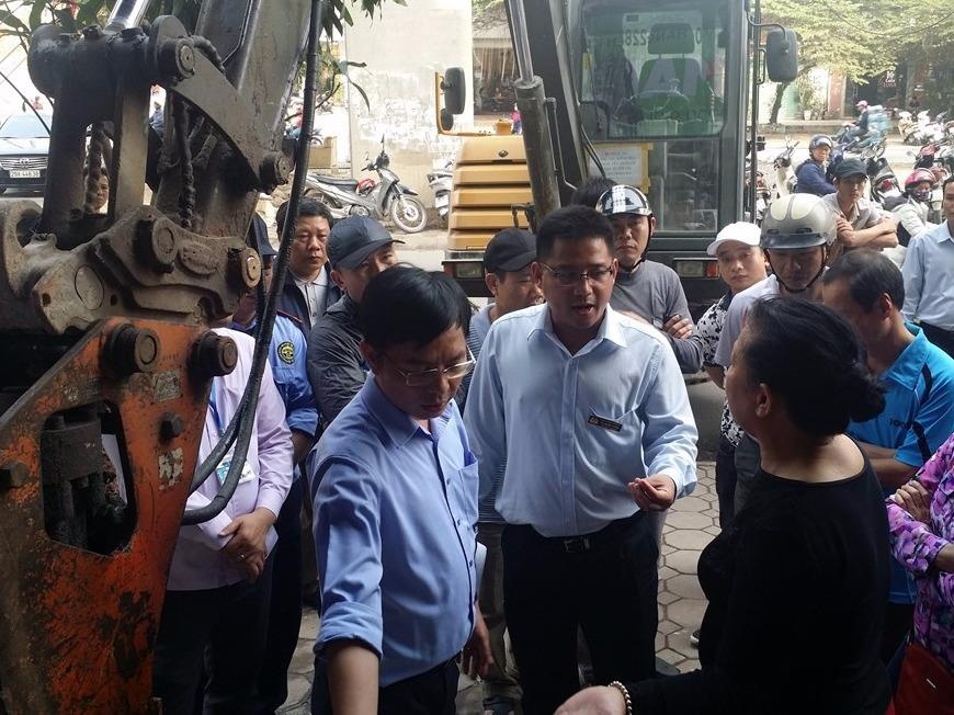 'Nhieu ho dan phan ung khi bi xu ly viec chiem via he' hinh anh