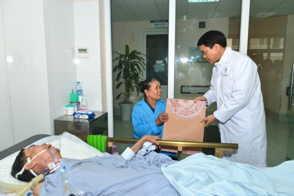 Bác sỹ phải coi bệnh nhân như người nhà ảnh 1 Bac sy phai coi benh nhan nhu nguoi nha anh 1