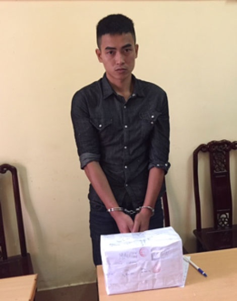 Bắt đối tượng vận chuyển 3 bánh heroin ảnh 1 Bat doi tuong van chuyen 3 banh heroin anh 1