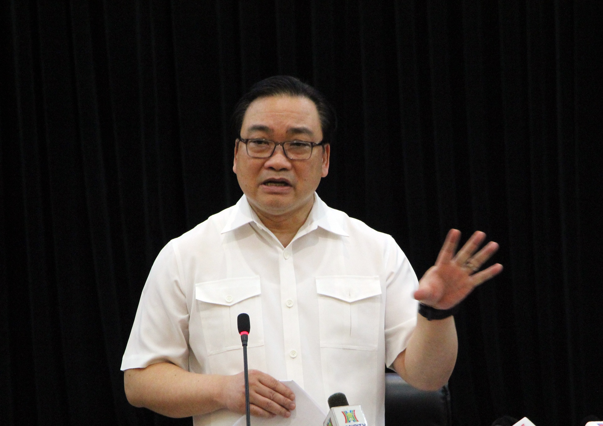 Bi thu Ha Noi: Xu ly vi pham via he phai cong bang hinh anh