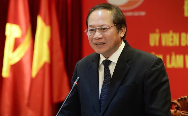 Bo truong Truong Minh Tuan se tra loi chat van an toan thong tin mang hinh anh