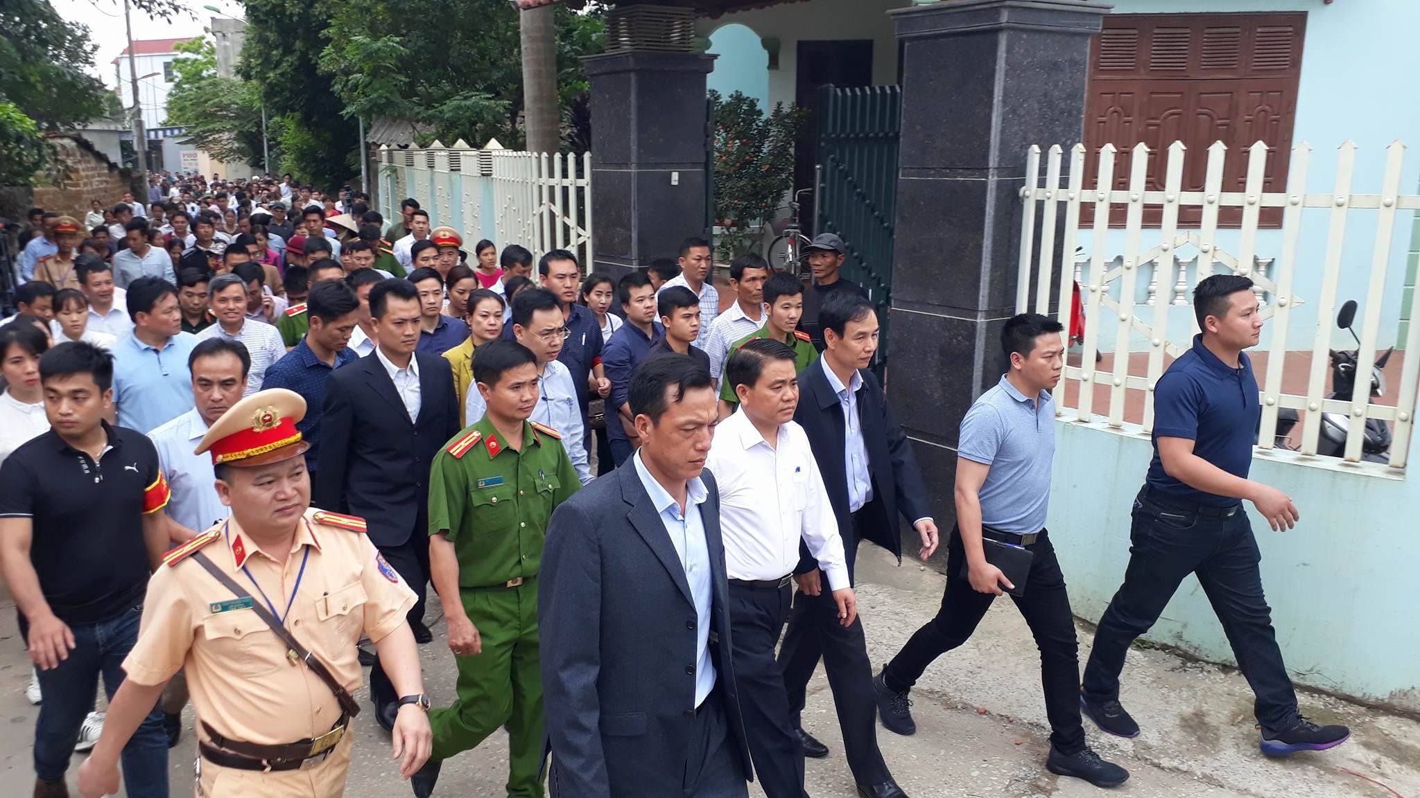 Ong Nguyen Duc Chung gap dan Dong Tam anh 17